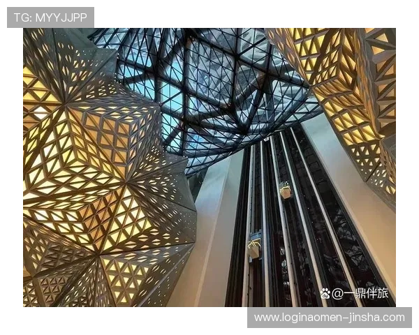 了解澳门新濠天地的创始人背景及其在澳门旅游业中的重要角色